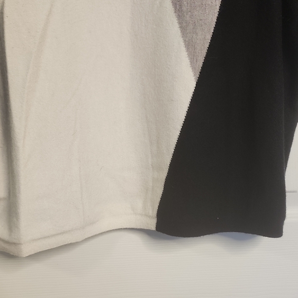 Amelia Women's Colorblock Sweater - Black, Gray, and White - Picture 5 of 9